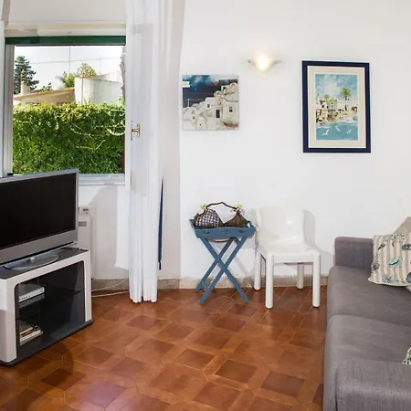 Iaia Villa Fontane Bianche