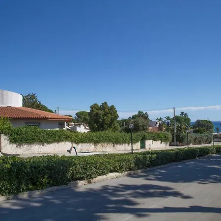 Iaia Fontane Bianche